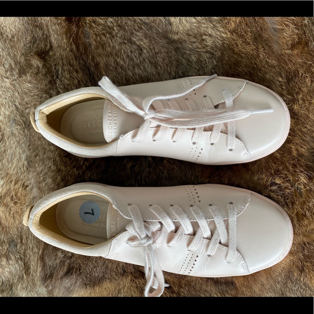 Nude leather sneakers